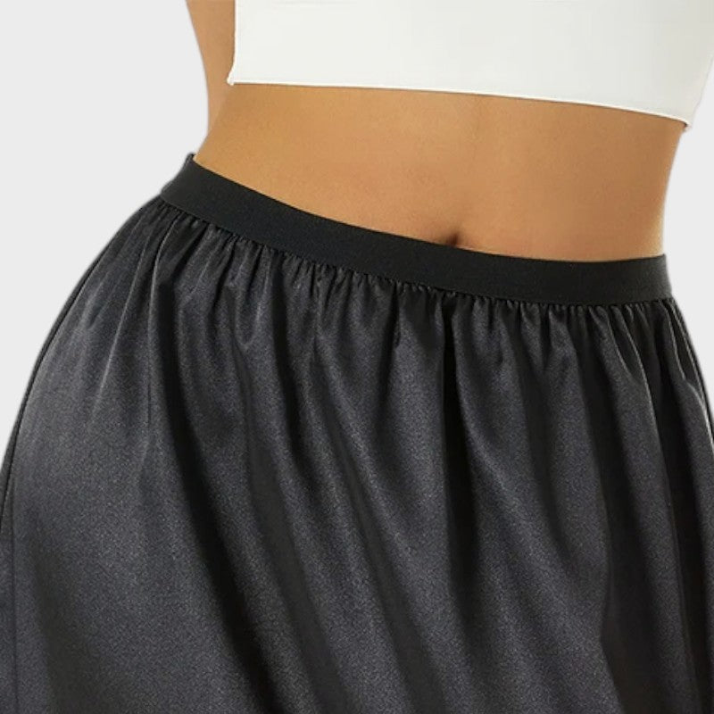 黒フレアペチコート